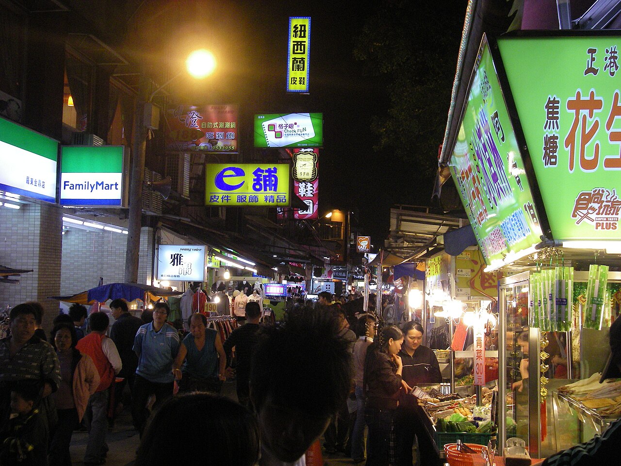 羅東觀光夜市街景